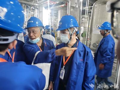 今日成省内外专家热捧"明星"!湖北首个重氮化反应微通道反应器:产能相当于30吨反应釜